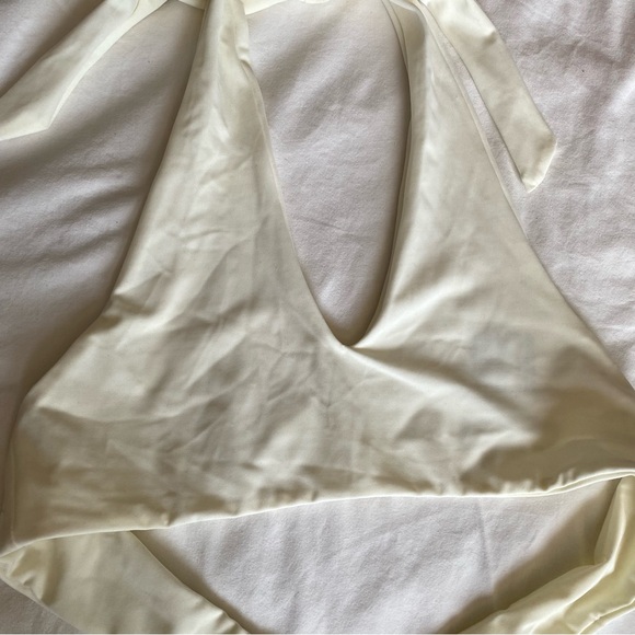 AEXAE. Halter Top Cream. Medium - Picture 2 of 4